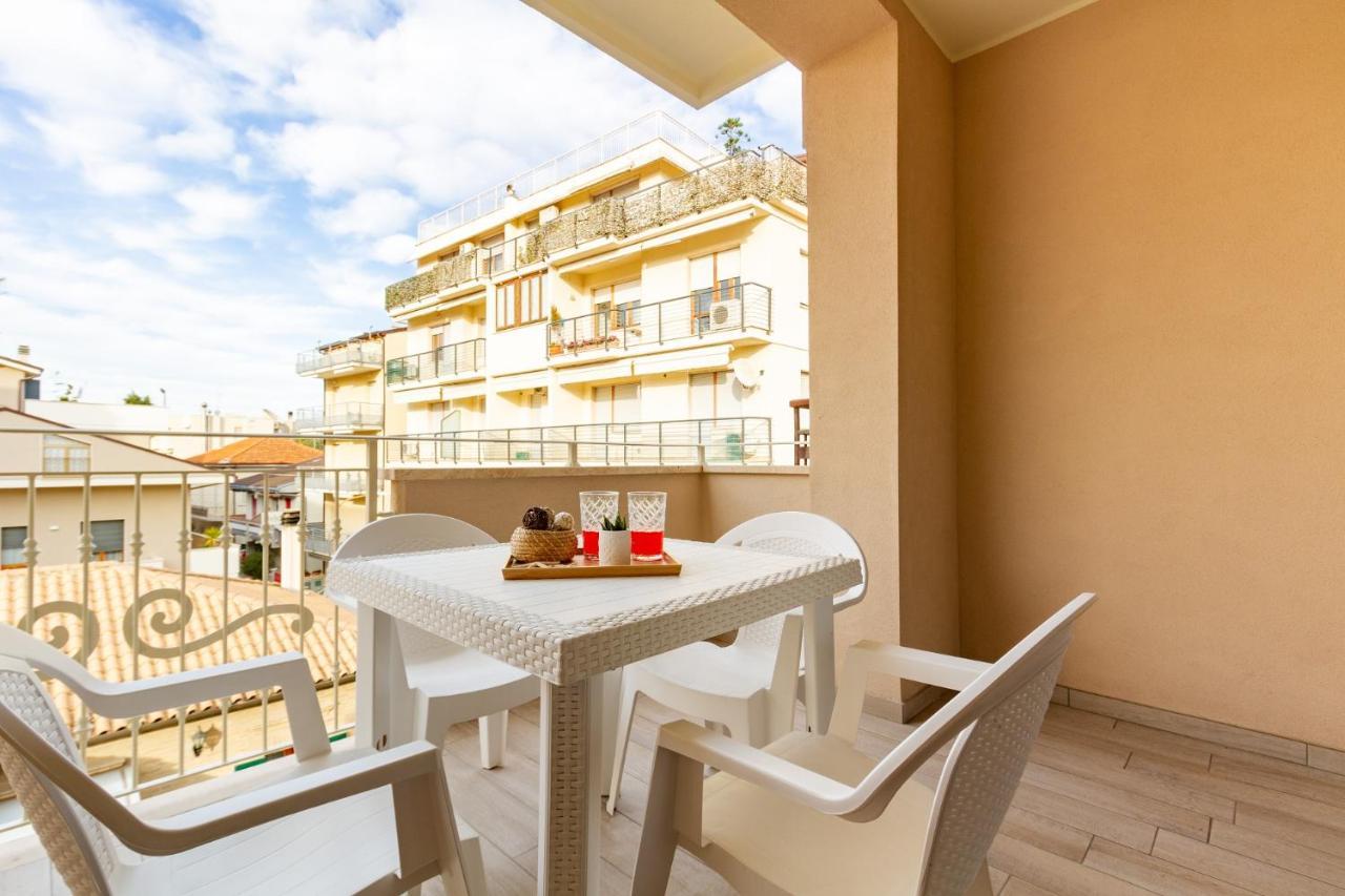 Appartamento Giada 2P - Palazzina Laura MyHo Casa Tortoreto Esterno foto